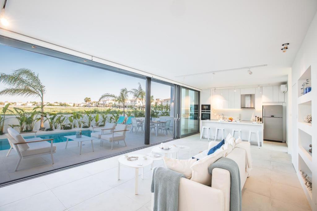 The White H Villa, Protaras, Fresh And Peaceful Paralimni Esterno foto