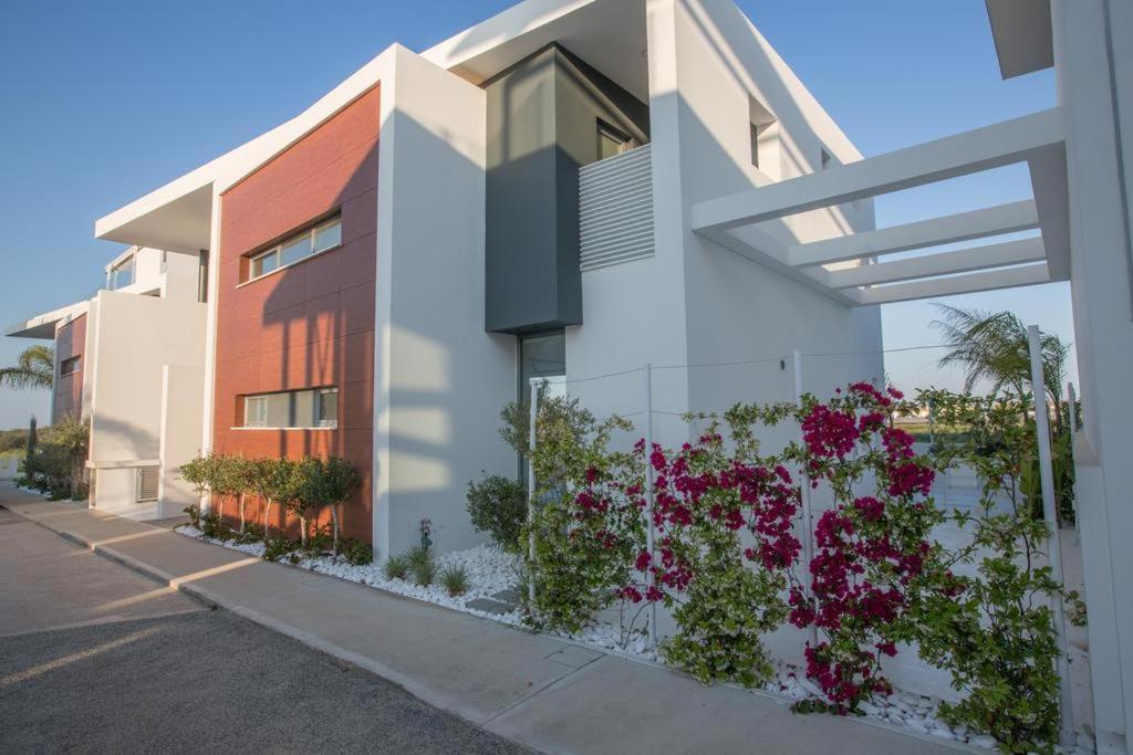 The White H Villa, Protaras, Fresh And Peaceful Paralimni Esterno foto